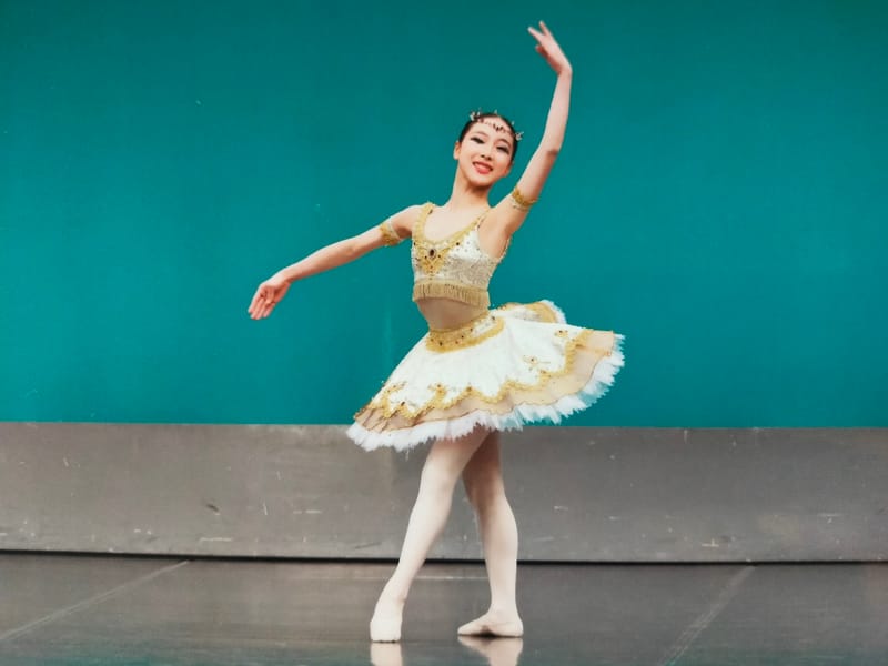 なる 村上 — dancer, Japan